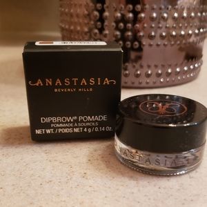 Anastasia Dipbrow Pomade